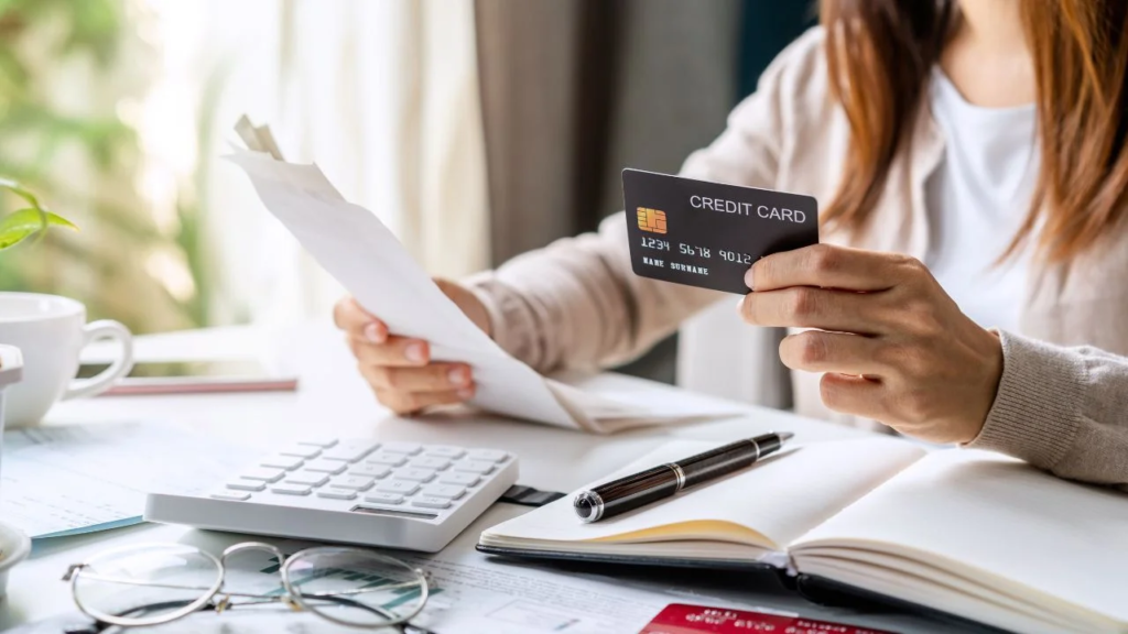 Smart money-saving tips and monthly budgeting strategies for 2026